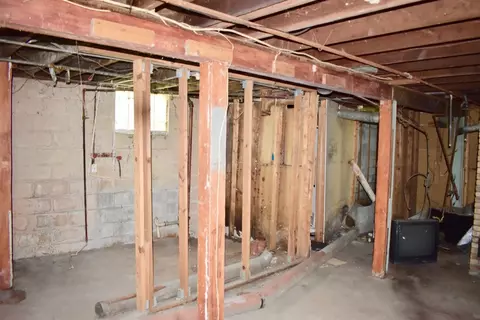 433 Hanley St, Gary, IN 46406 photo 10