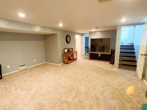 314 E Manor Dr, Griffith, IN 46319 photo 17