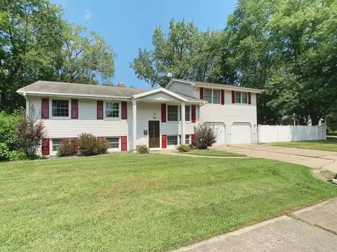 314 E Manor Dr, Griffith, IN 46319 photo 1
