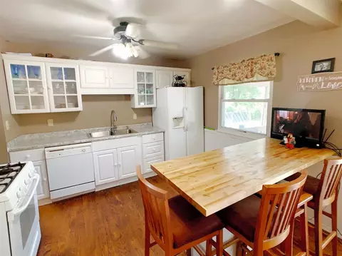 314 E Manor Dr, Griffith, IN 46319 photo 7