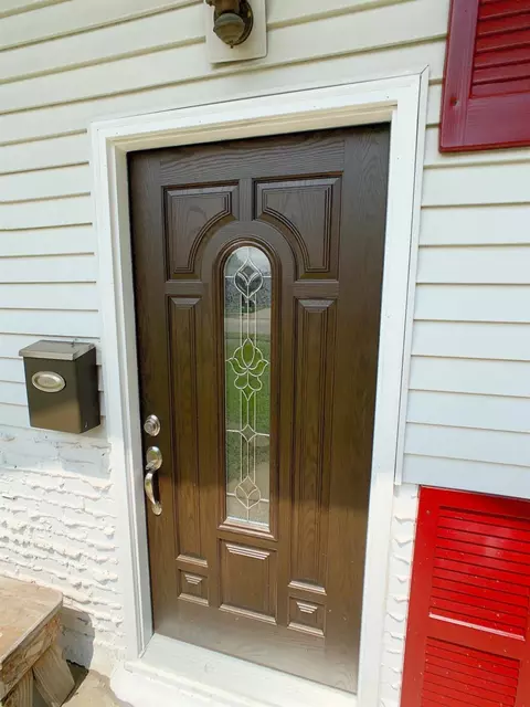 314 E Manor Dr, Griffith, IN 46319 photo 2
