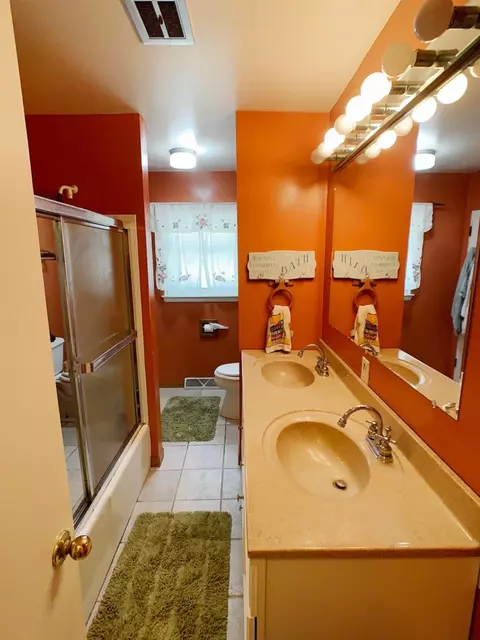314 E Manor Dr, Griffith, IN 46319 photo 12