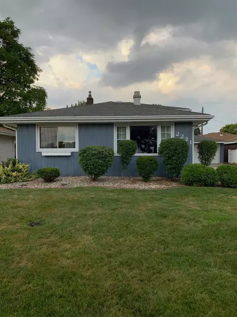 2221 41st St, Highland, IN 46322 photo 2