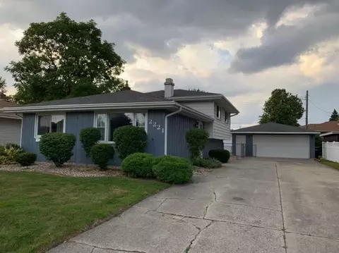 2221 41st St, Highland, IN 46322 photo 1