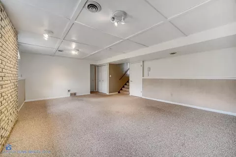 1017 Heather Ln, Munster, IN 46321 photo 14