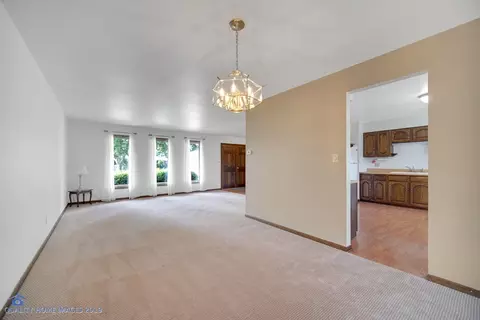 1017 Heather Ln, Munster, IN 46321 photo 3