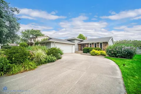 1017 Heather Ln, Munster, IN 46321 photo 2