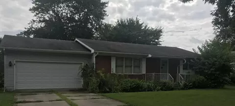 627 Apache Ln, Lowell, IN 46356 photo 1