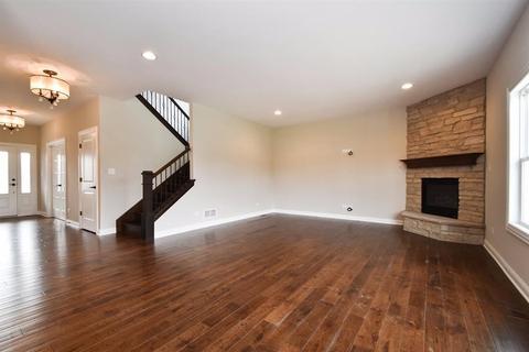830 Estelle Ln, Crown Point, IN 46307 photo 4