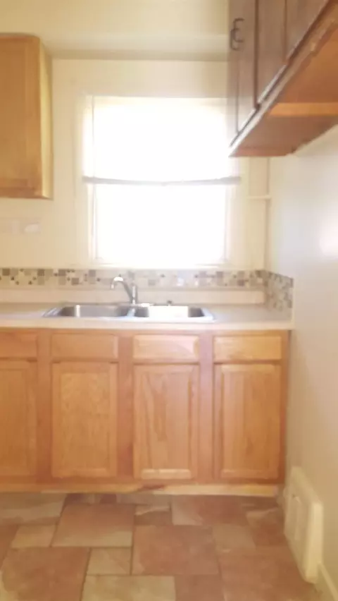662 Illinois St, Gary, IN 46402 photo 3