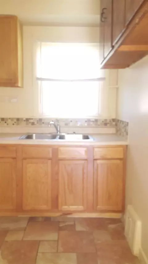 662 Illinois St, Gary, IN 46402 photo 3