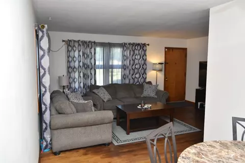 505 E Lake St, Griffith, IN 46319 photo 4