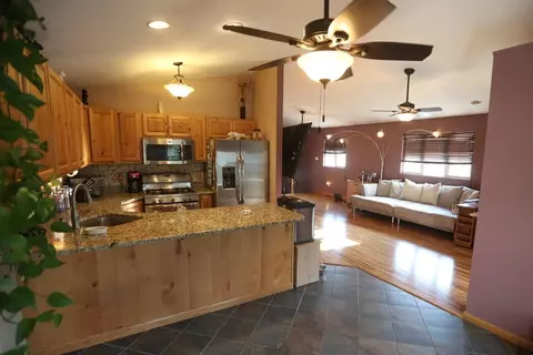 8405 Oak Ave, Gary, IN 46403 photo 2