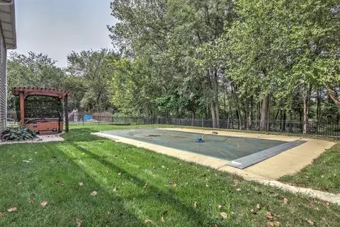2500 Camelot Dr, Dyer, IN 46311 photo 5