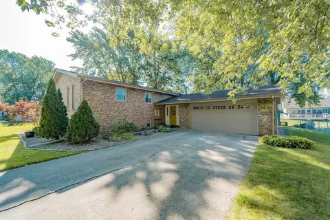 961 Apache Ct, Crown Point, IN 46307 photo 1