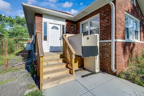 377 Lincoln St, Gary, IN 46402 photo 2