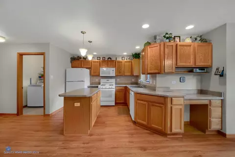 306 Timbers Bluff Trl, Beecher, IL 60401 photo 9