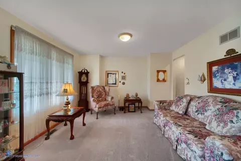 306 Timbers Bluff Trl, Beecher, IL 60401 photo 3