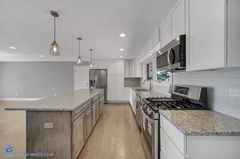 895 Ridgeway Ave, Munster, IN 46321 photo 5