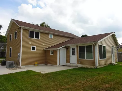 207 E Walker St, Rolling Prairie, IN 46371 photo 2