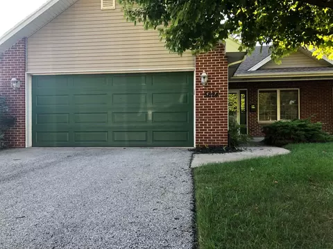 5624 Pointe Dr, Hammond, IN 46320 photo 1