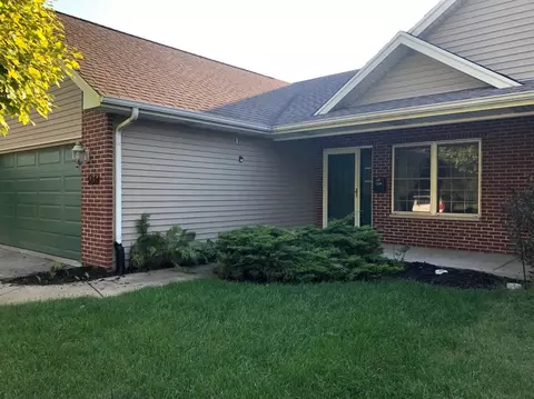 5624 Pointe Dr, Hammond, IN 46320 photo 2