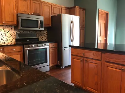 5624 Pointe Dr, Hammond, IN 46320 photo 7