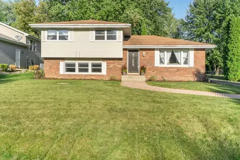 3216 Rustic Ln, Crown Point, IN 46307 photo 2