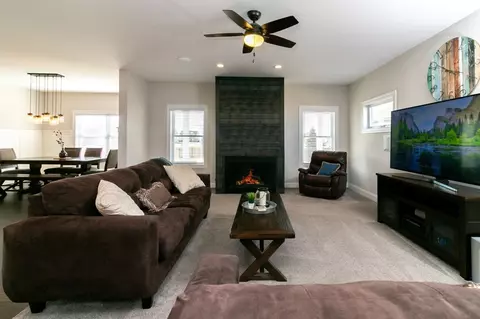 10124 Orchard Cv, Saint John, IN 46373 photo 7