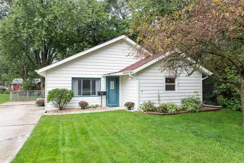 705 Center St, Valparaiso, IN 46385 photo 1