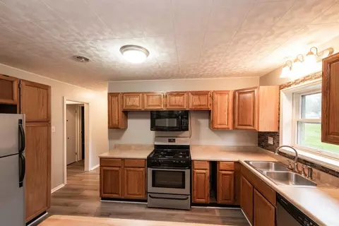 705 Center St, Valparaiso, IN 46385 photo 8