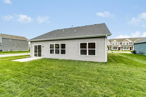 990 E 117th Pl, Crown Point, IN 46307 photo 2