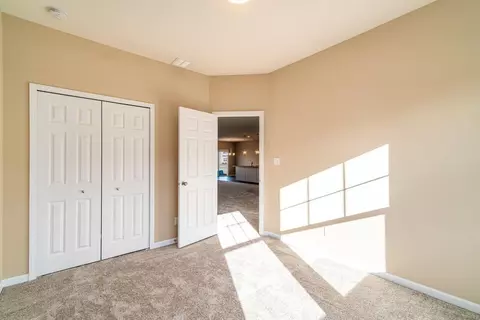 990 E 117th Pl, Crown Point, IN 46307 photo 4