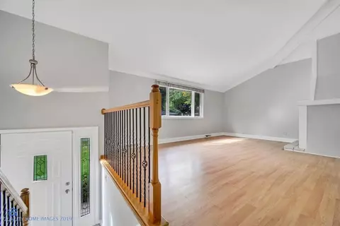 609 Schiller St, Itasca, IL 60143 photo 3
