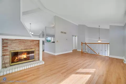 609 Schiller St, Itasca, IL 60143 photo 4