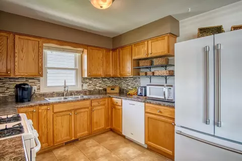 642 Northgate Dr, Dyer, IN 46311 photo 7