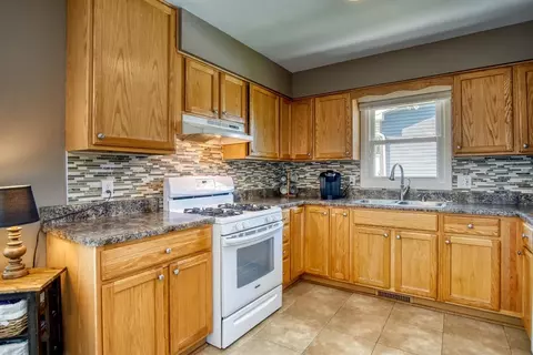 642 Northgate Dr, Dyer, IN 46311 photo 6