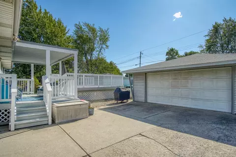 642 Northgate Dr, Dyer, IN 46311 photo 18