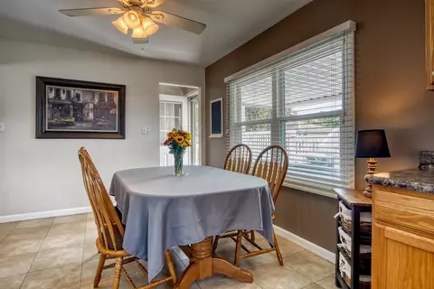 642 Northgate Dr, Dyer, IN 46311 photo 5