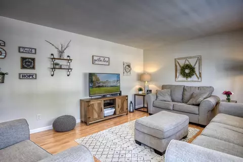 642 Northgate Dr, Dyer, IN 46311 photo 4