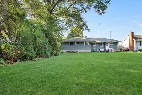 962 E Joliet St, Crown Point, IN 46307 photo 5