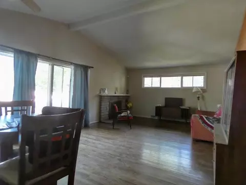 8227 Locust Ave, Gary, IN 46403 photo 5