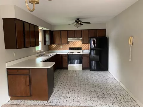 401 Fairview Ave, Crown Point, IN 46307 photo 7