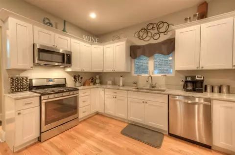 3324 Clinton Ave, Berwyn, IL 60402 photo 3
