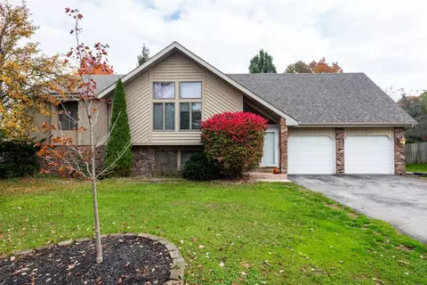 8579 Burr St, Crown Point, IN 46307 photo 1