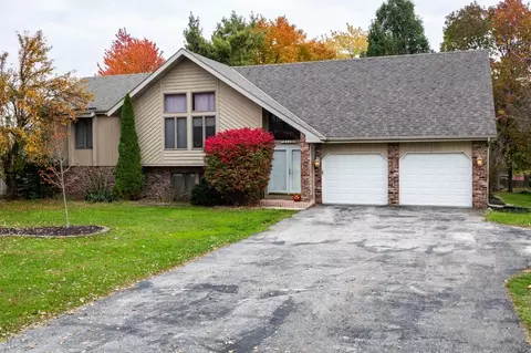 8579 Burr St, Crown Point, IN 46307 photo 2