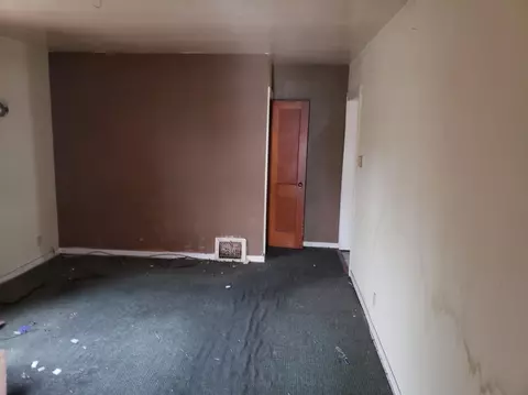 372 Taft St, Gary, IN 46404 photo 3