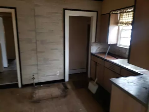 372 Taft St, Gary, IN 46404 photo 5