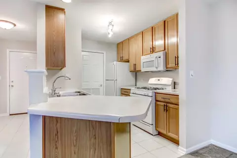 537 Cambridge Ct #2D, Munster, IN 46321 photo 6