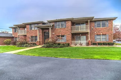 537 Cambridge Ct #2D, Munster, IN 46321 photo 1
